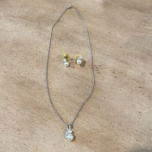 18” Gold necklace with diamonds & (faux) pearl pendant + matching earrings.